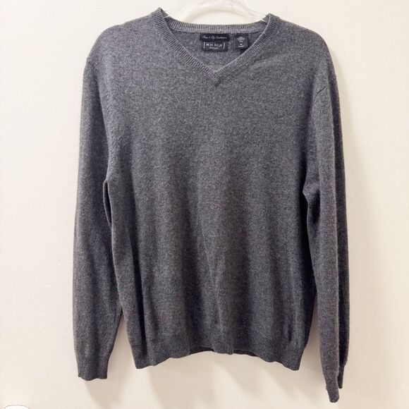 W.H. Belk Sportswear Cashmere Sweater - Size Medium - Picture 1 of 3